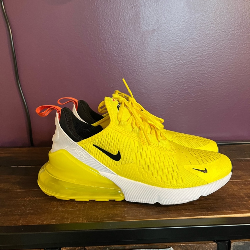 Nike 270
